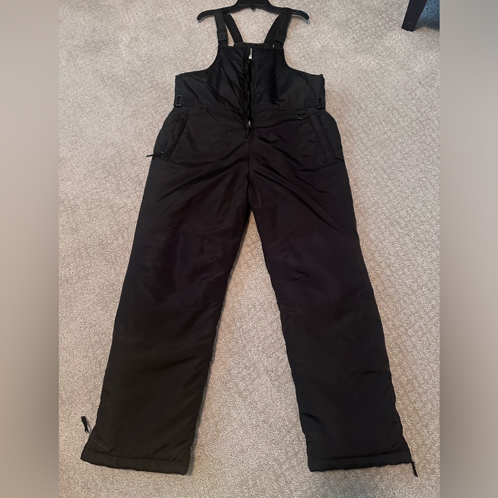 Dillard’s Class Club kids ski bib overalls 10-12. Excellent condition.